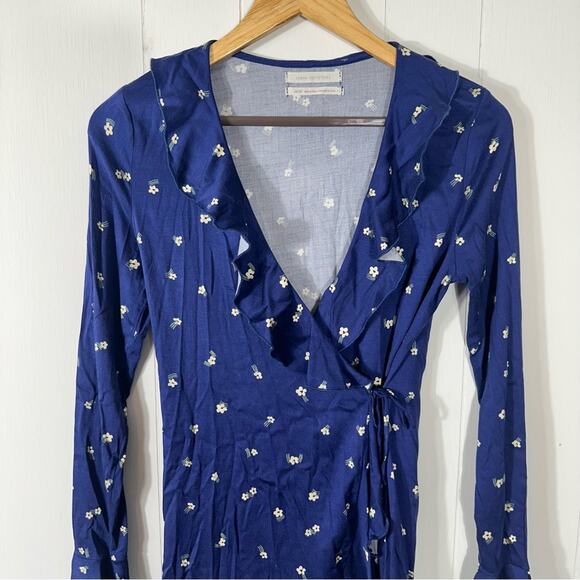 Urban Outfitters Floral Wrap Dress Size XS - Picture 11 of 11